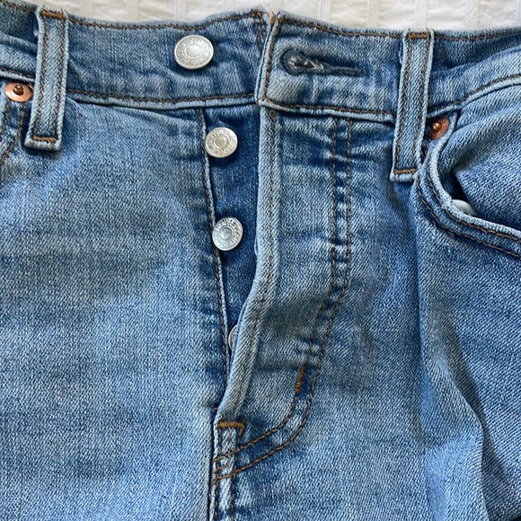 EUC Levi’s Wedge Skinny Womens Jeans 28 - Picture 7 of 9